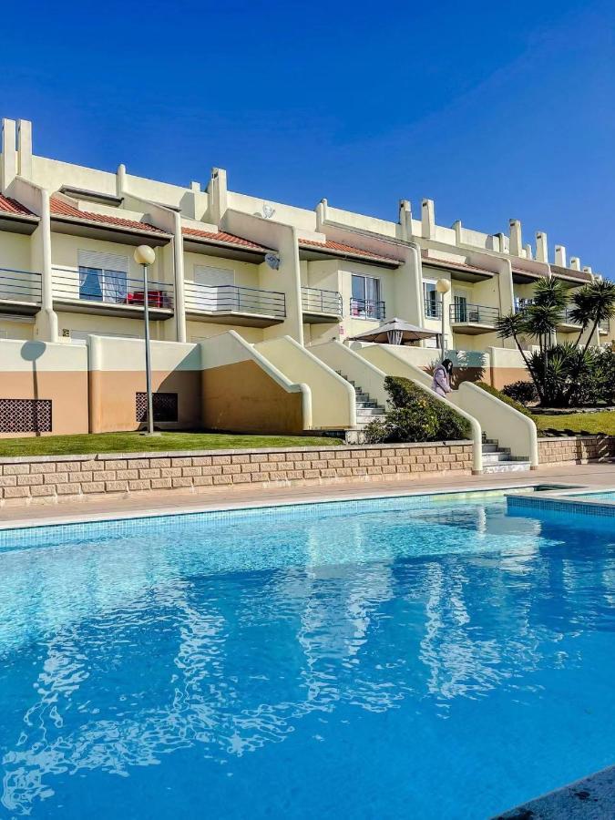 Peniche Master Bedroom With Sea View Balcony, Private Bathroom, Shared Kitchen, Swimming Pool, Surfing Resort 아토우기아다발레이아 외부 사진