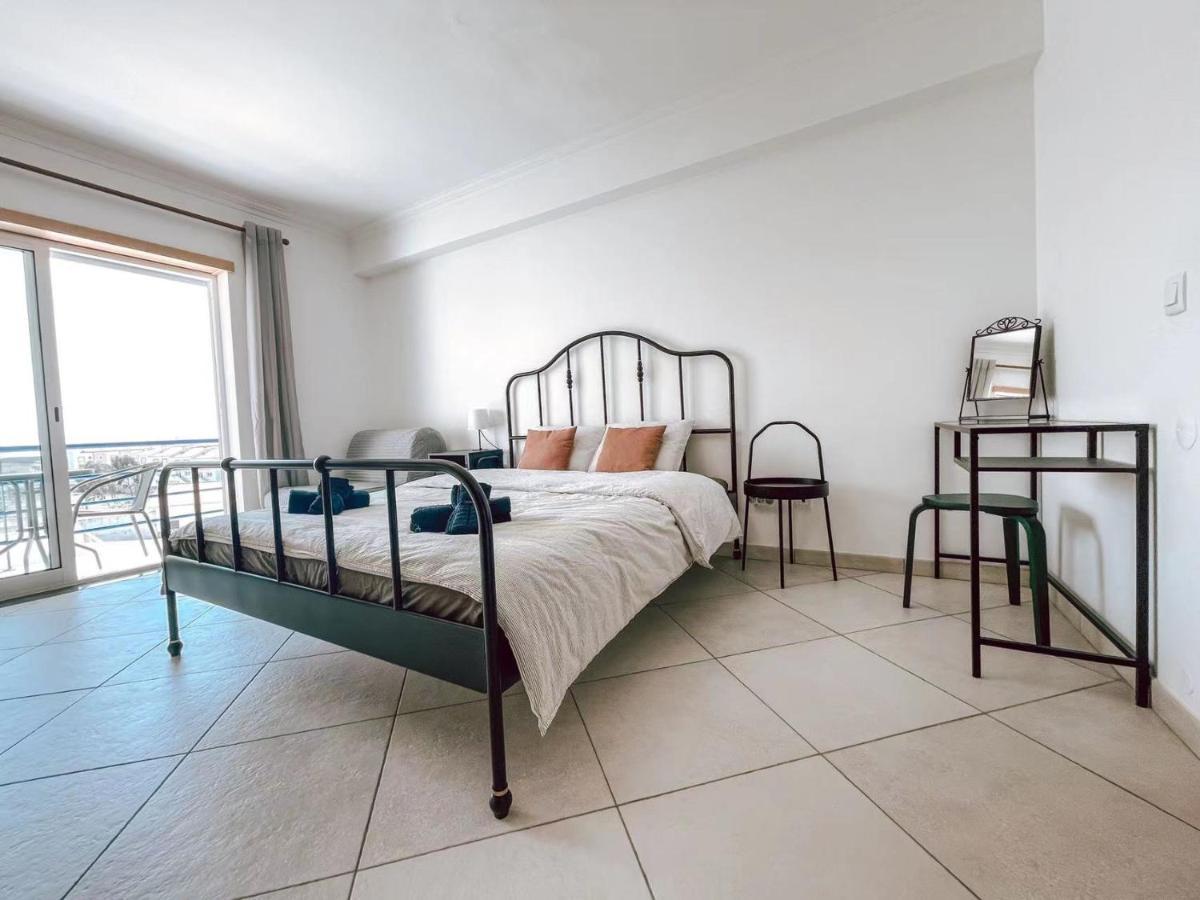 Peniche Master Bedroom With Sea View Balcony, Private Bathroom, Shared Kitchen, Swimming Pool, Surfing Resort 아토우기아다발레이아 외부 사진